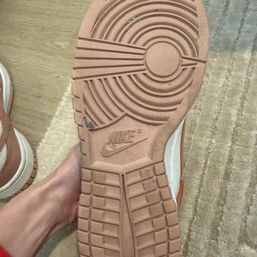 Nike Blush and White Low-Top Sneakers - Picture 10 of 10